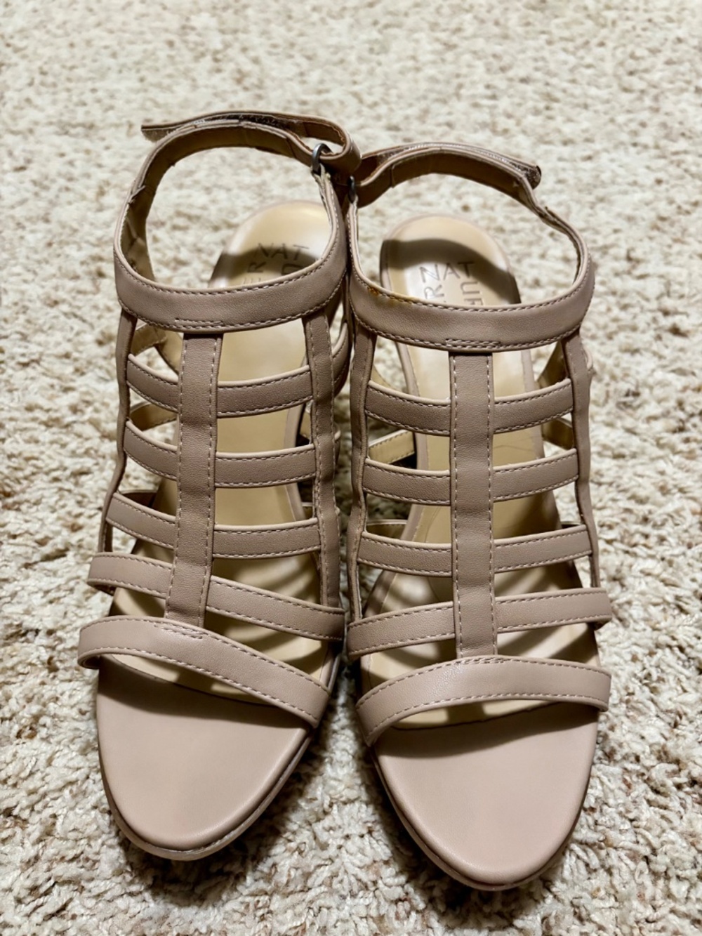 Beige Naturalizer Baylor Sandals, 9M - Picture 2 of 5